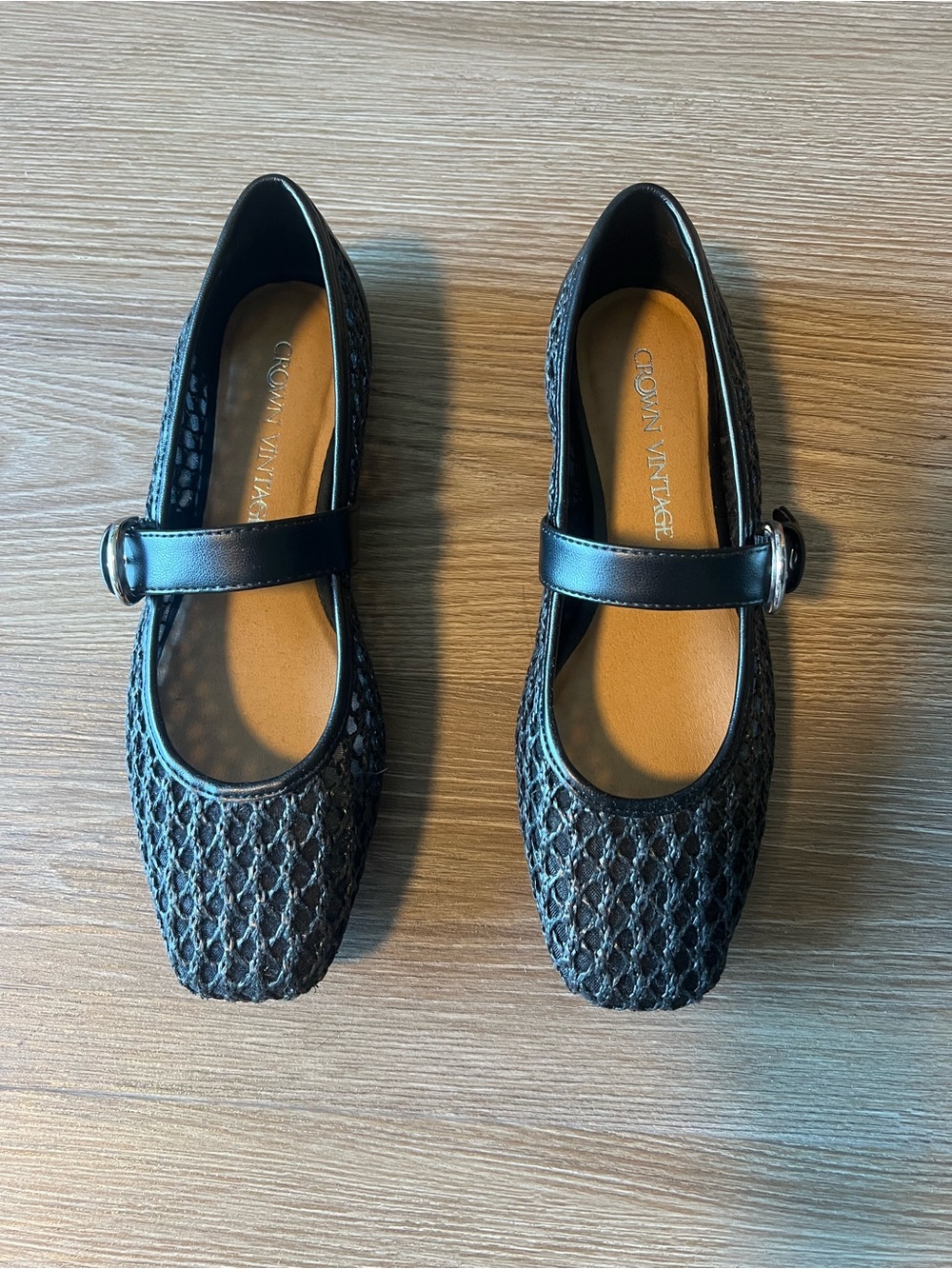 Crown Vintage-Nalahni
Mary Jane Flat size 8